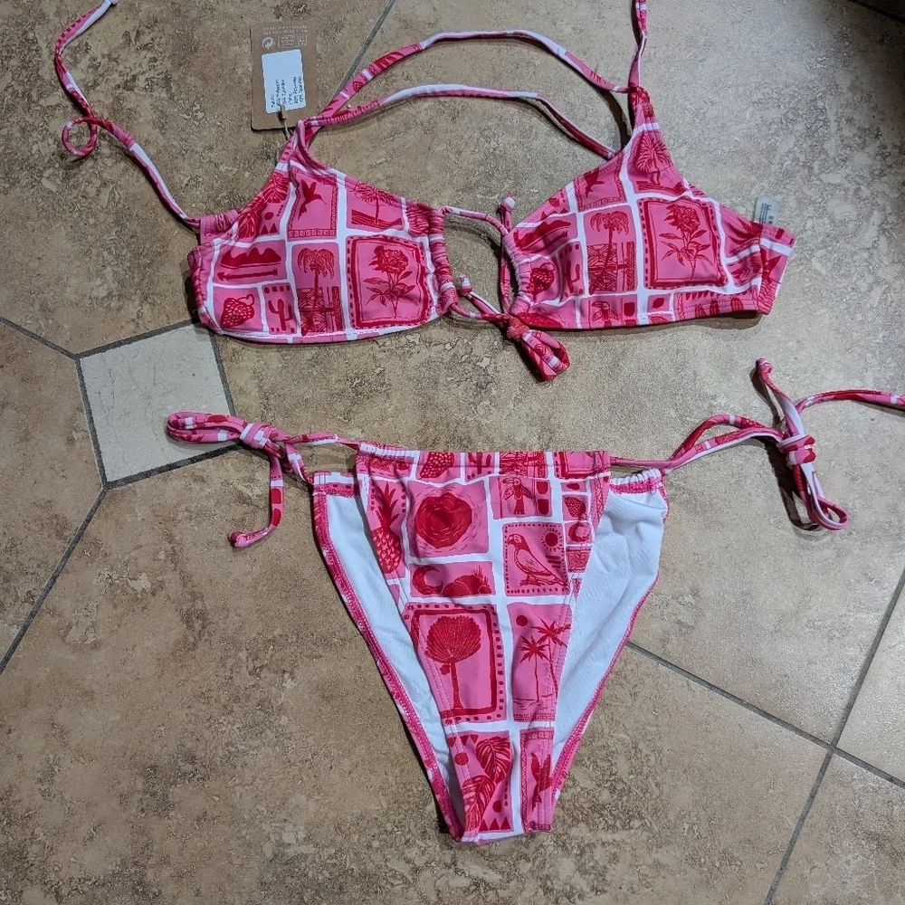 Samiol / Medium / NWT / Pink Bikini Set